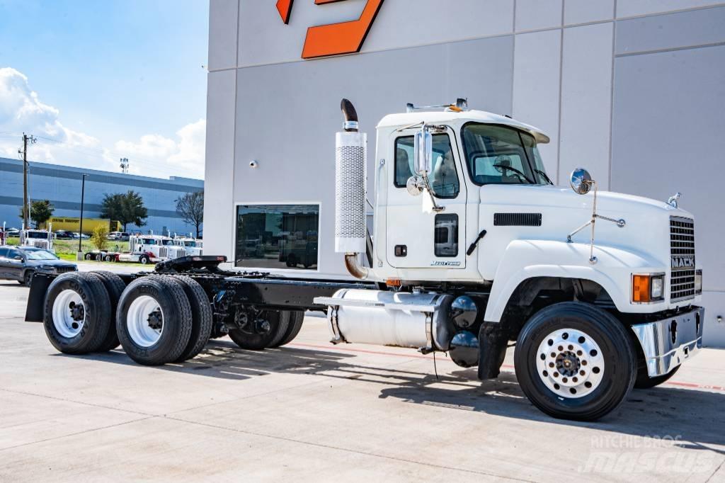 Mack CHN 613 Влекачи
