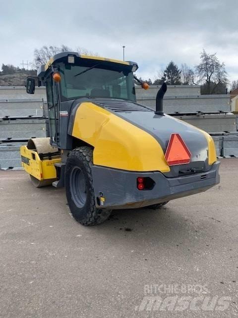 Dynapac CA1500D, Vält Еднобарабанни ролки

