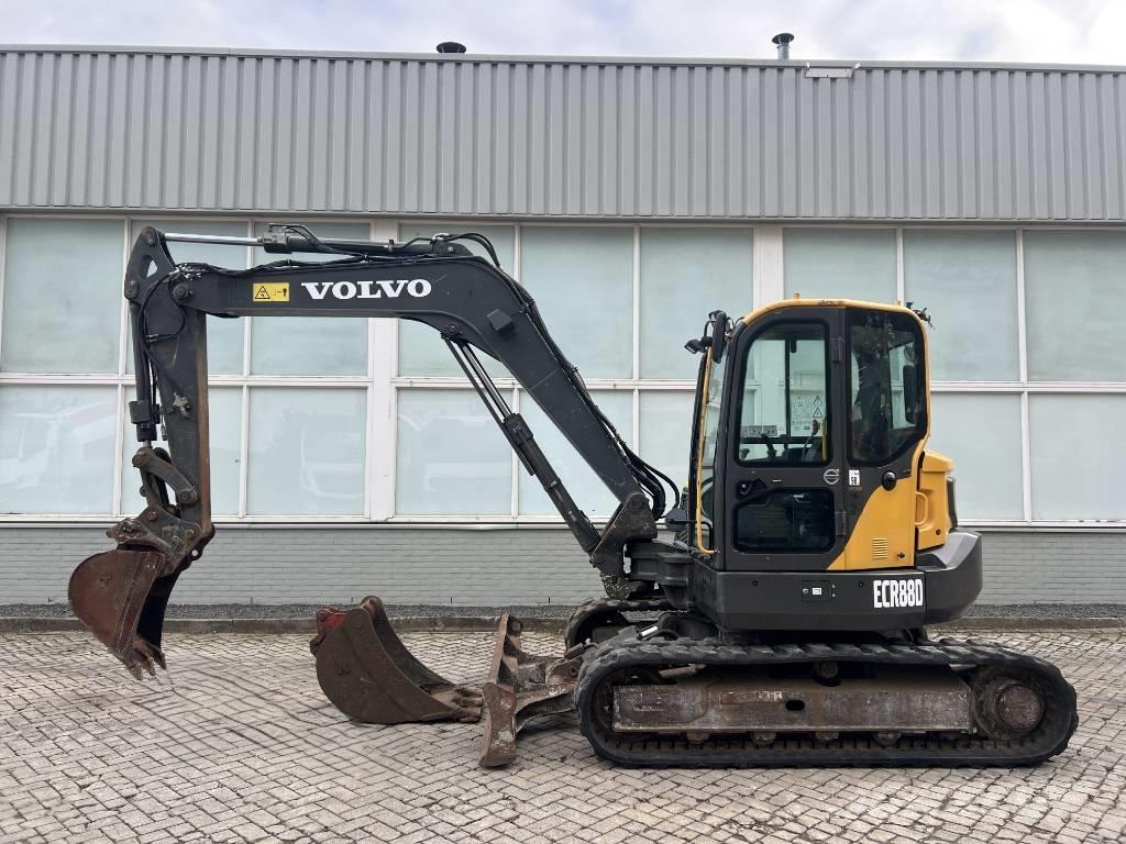 Volvo ECR 88 D    2016 Средни екскаватори 7т - 12т