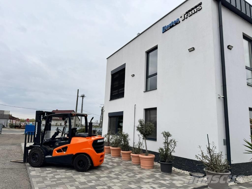 Doosan D 50,  130üó!!! 5t Дизелови камиони