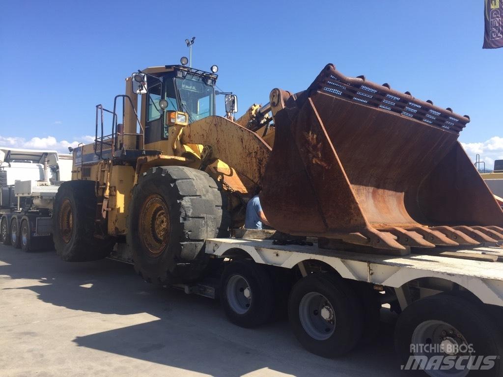 Komatsu WA600-1 Колесни товарачи