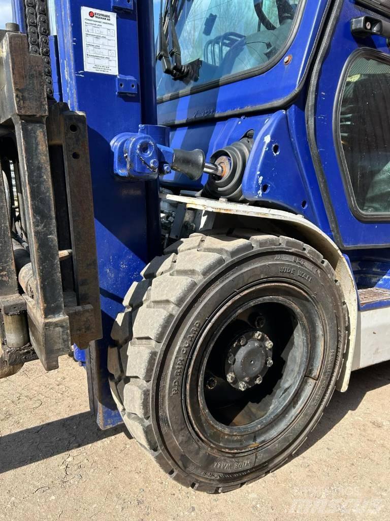 Komatsu FD 30 T-14 Дизелови камиони