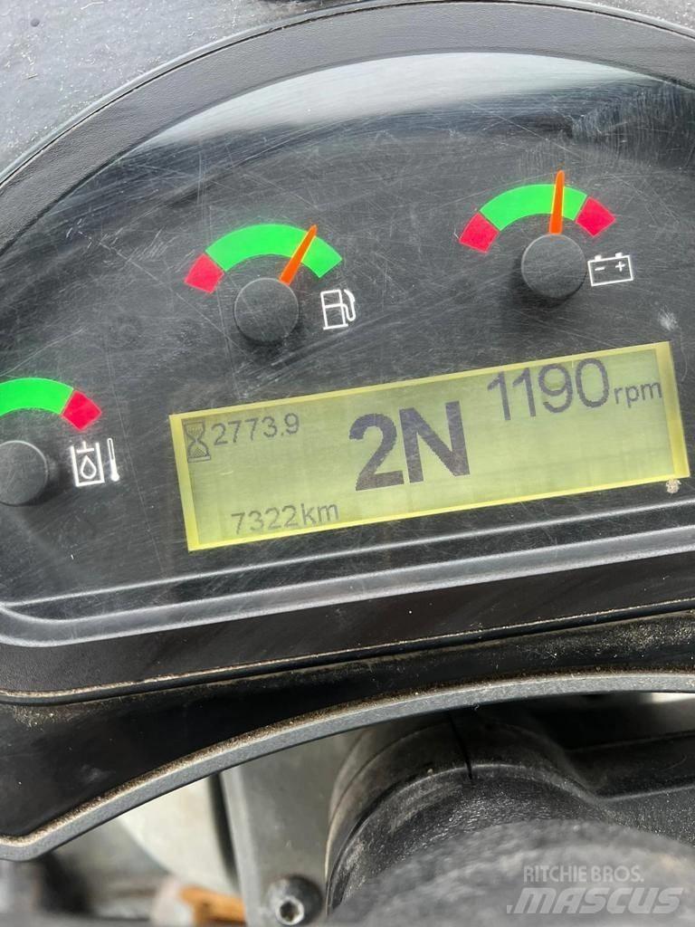 CAT 906M Колесни товарачи