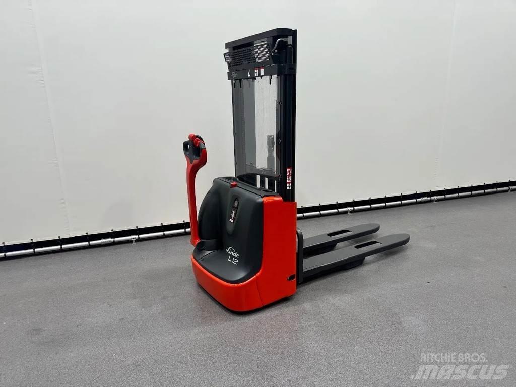 Linde L 12 Колички високоповдигачи с теглич
