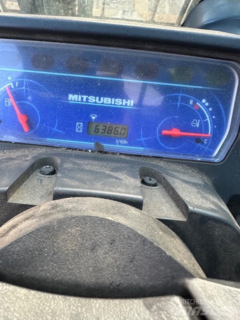 Mitsubishi FD25 Дизелови камиони