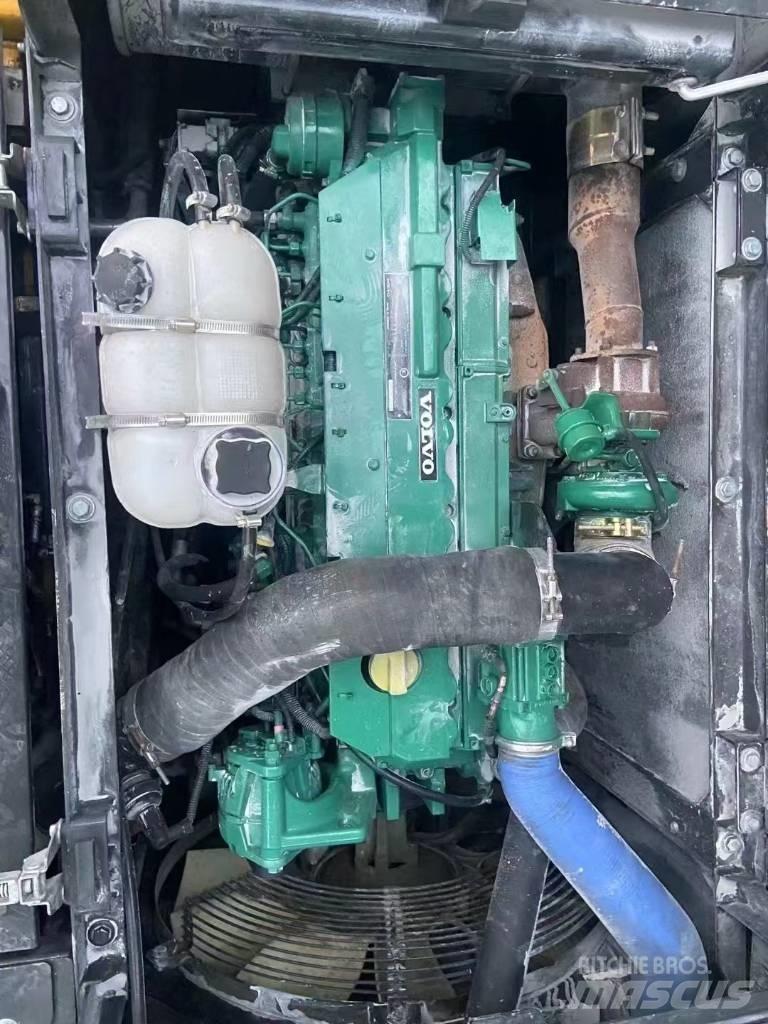 Volvo 290D Верижен екскаватор