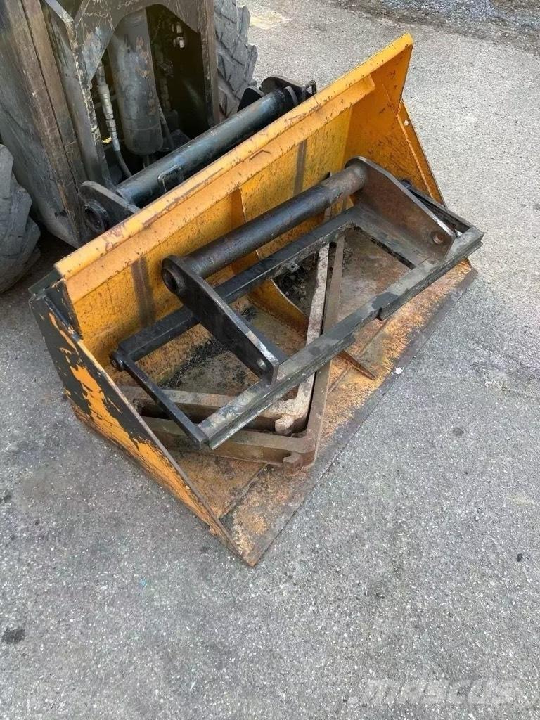 Manitou MSI 30 Камиони за херавни местности