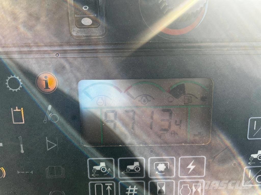 John Deere 8410 Трактори