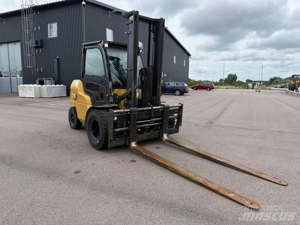 CAT DP45NB Дизелови камиони