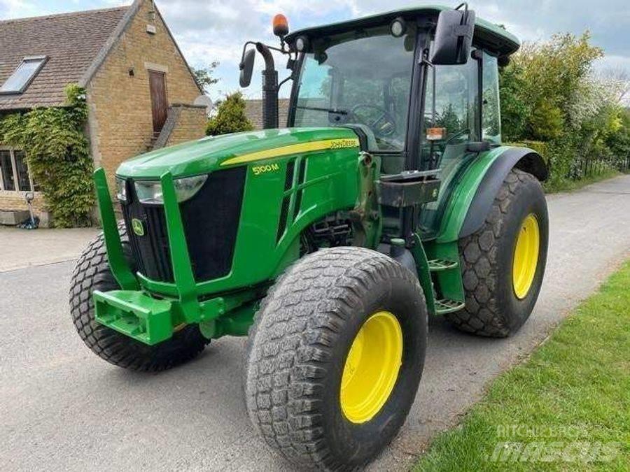 John Deere 5100 M Трактори
