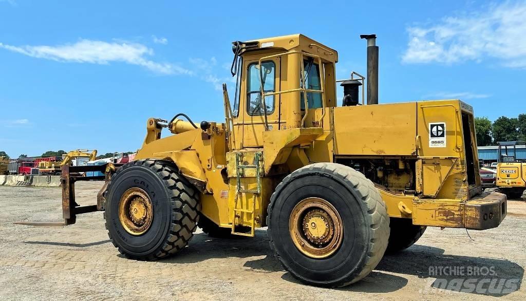 CAT 966 D Колесни товарачи