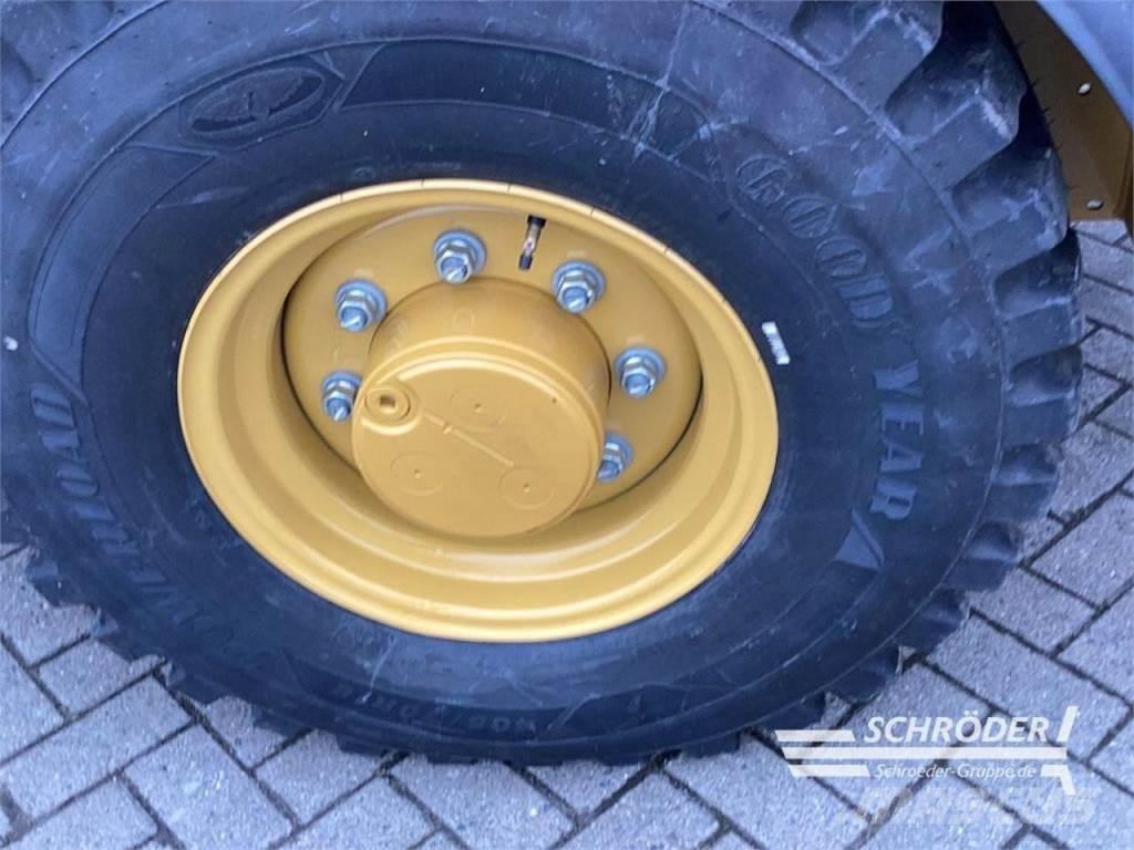 CAT 906 Колесни товарачи
