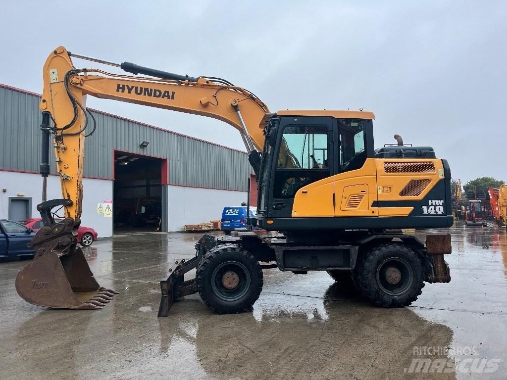 Hyundai HW140 Колесни екскаватори