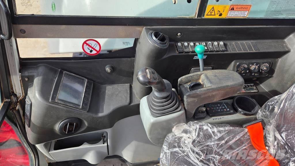 Takeuchi TB 290 Средни екскаватори 7т - 12т