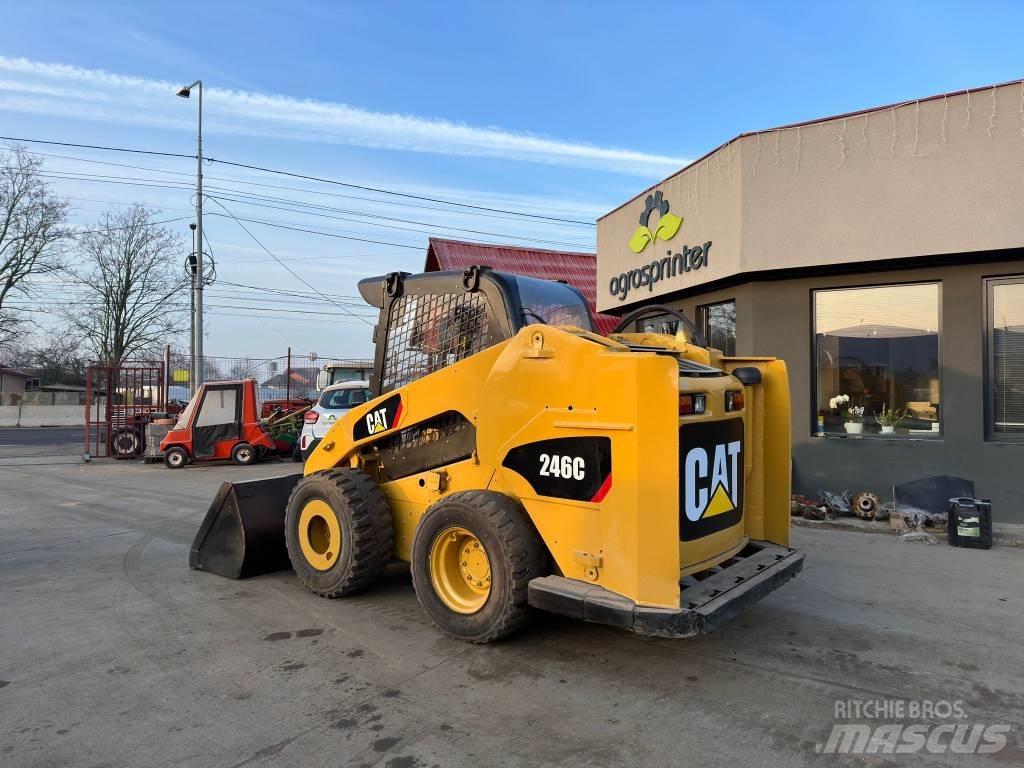 CAT 246 C Мини товарачи
