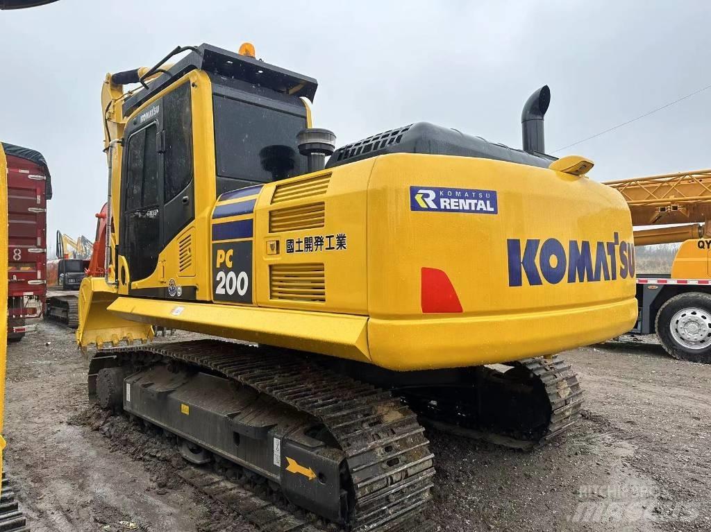 Komatsu PC 200-8 Средни екскаватори 7т - 12т
