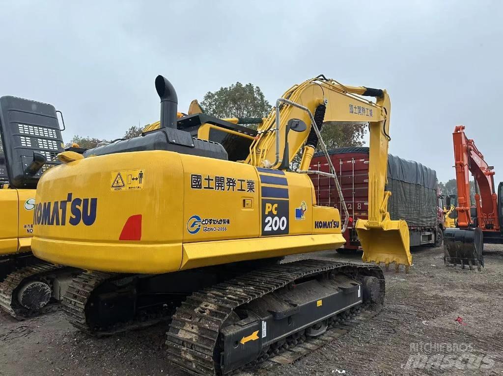 Komatsu PC 200-8 Средни екскаватори 7т - 12т