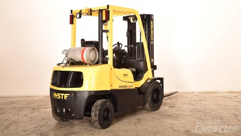 Hyster H3.0XT Камиони с АГУ