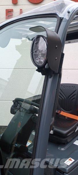 Toyota 8FBM18T Електрически вилични кари-повдигачи