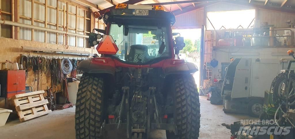 Valtra G125 Active Трактори
