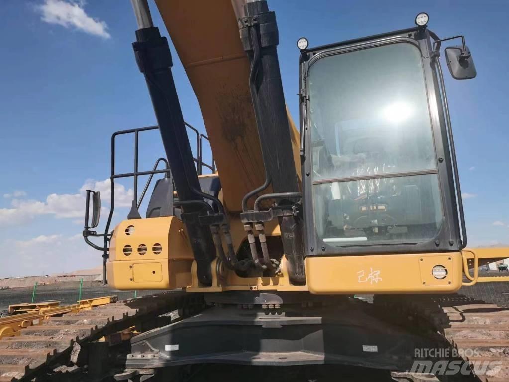 CAT 2020 CAT 374 Колесни екскаватори