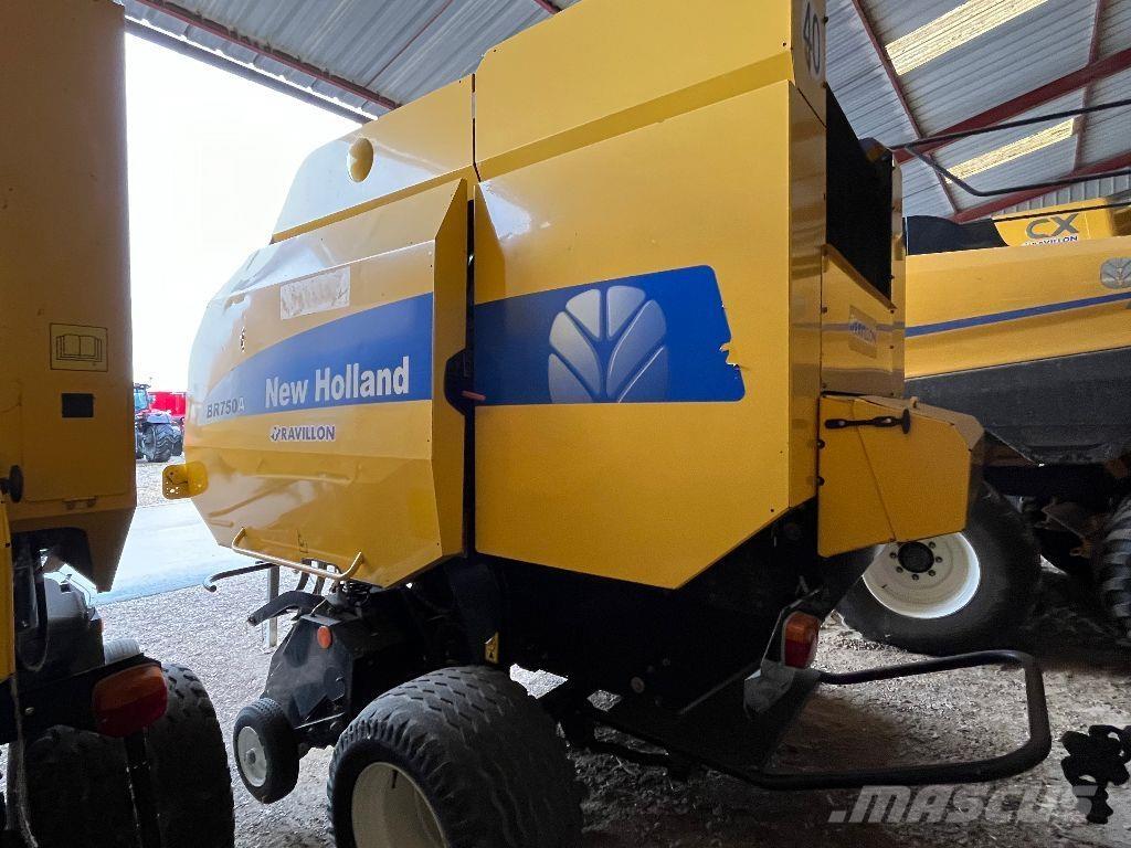 New Holland BR750A Сламопреси за кръгли бали
