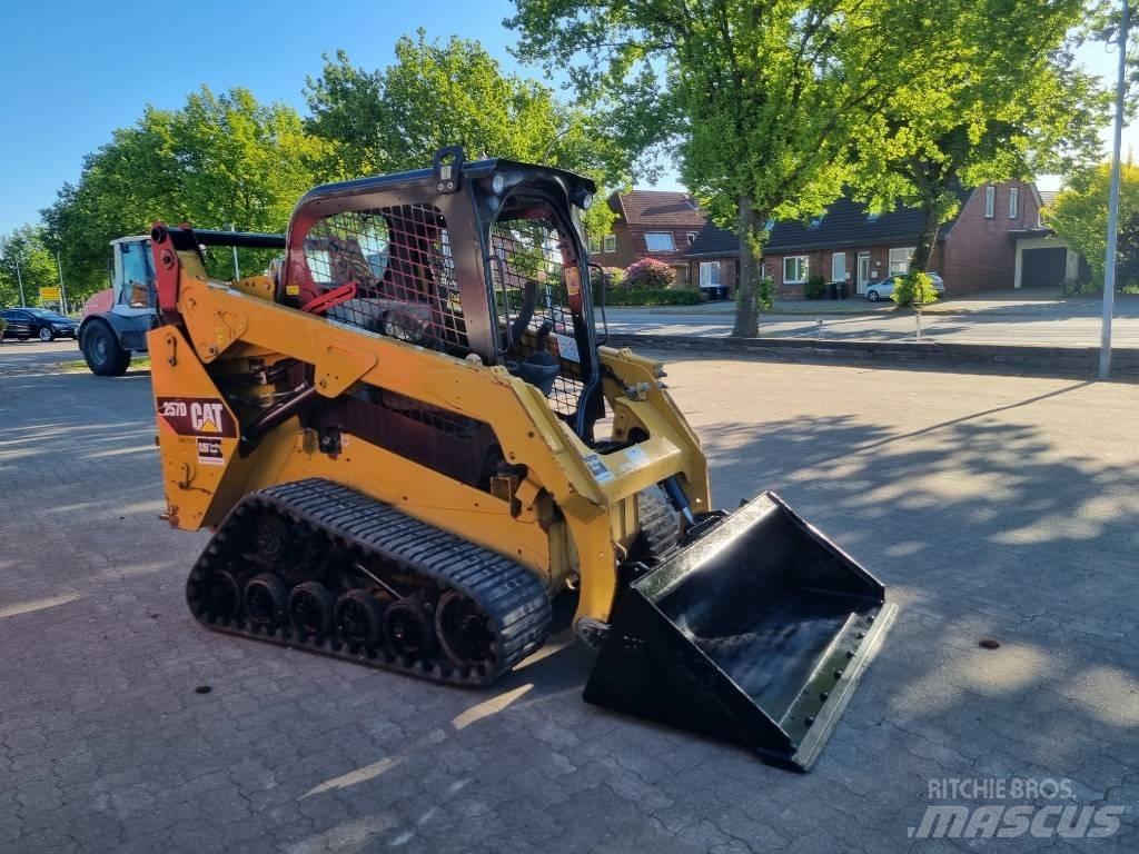 CAT 257 D Мини товарачи

