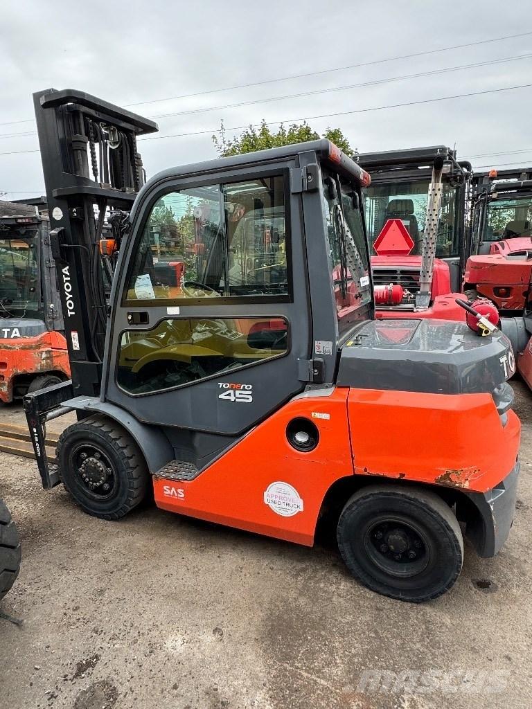 Toyota 40-8FD40N Дизелови камиони