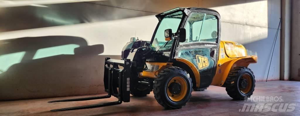 JCB 520-40 Телескопични товарачи