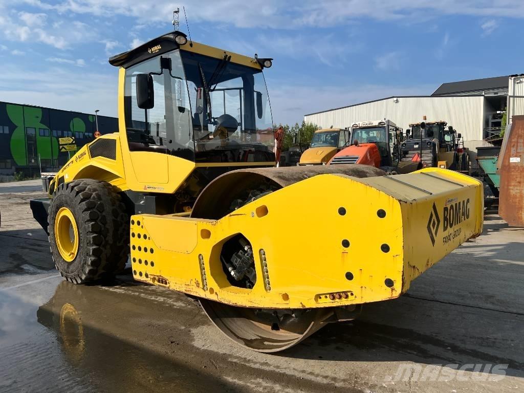 Bomag BW 226 BVC-5 Еднобарабанни ролки
