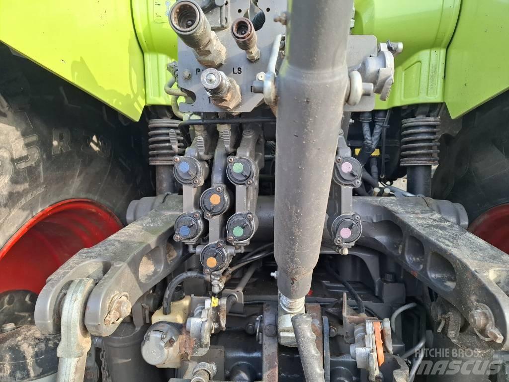 CLAAS Axion 810 Трактори