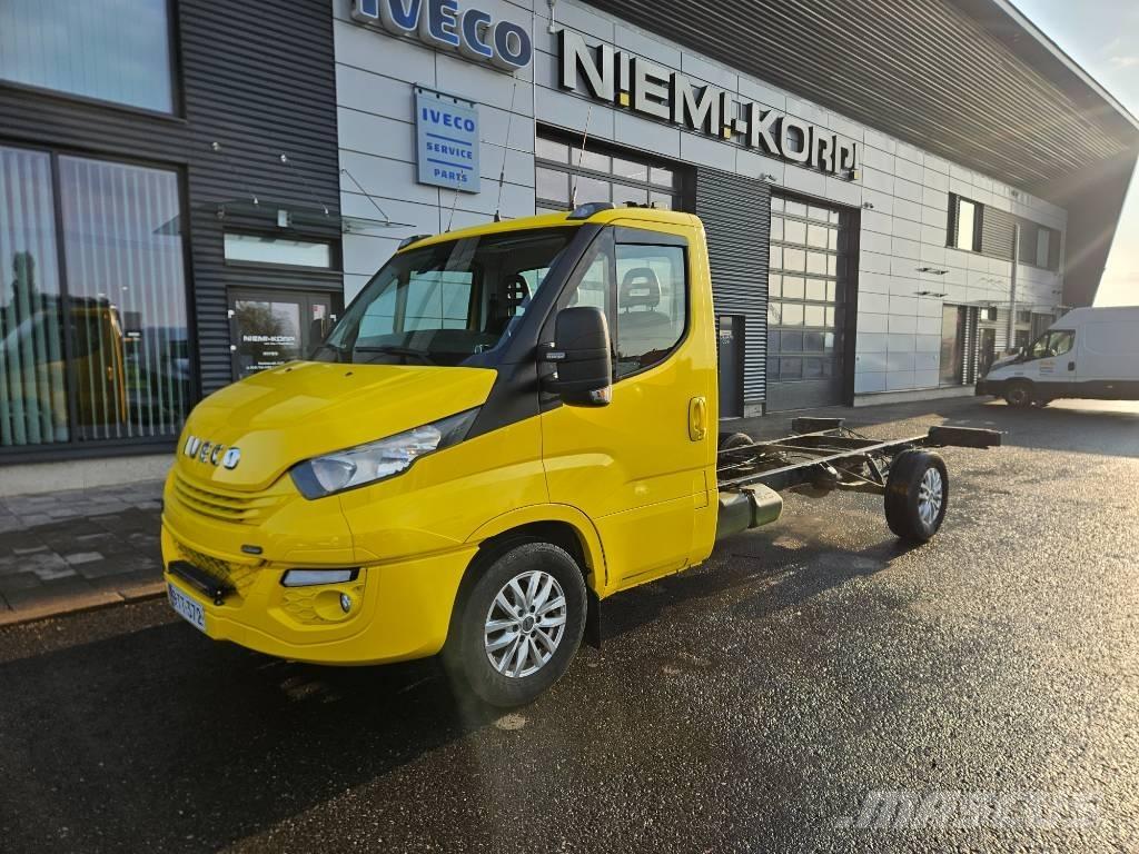 Iveco 35S18 Фургони
