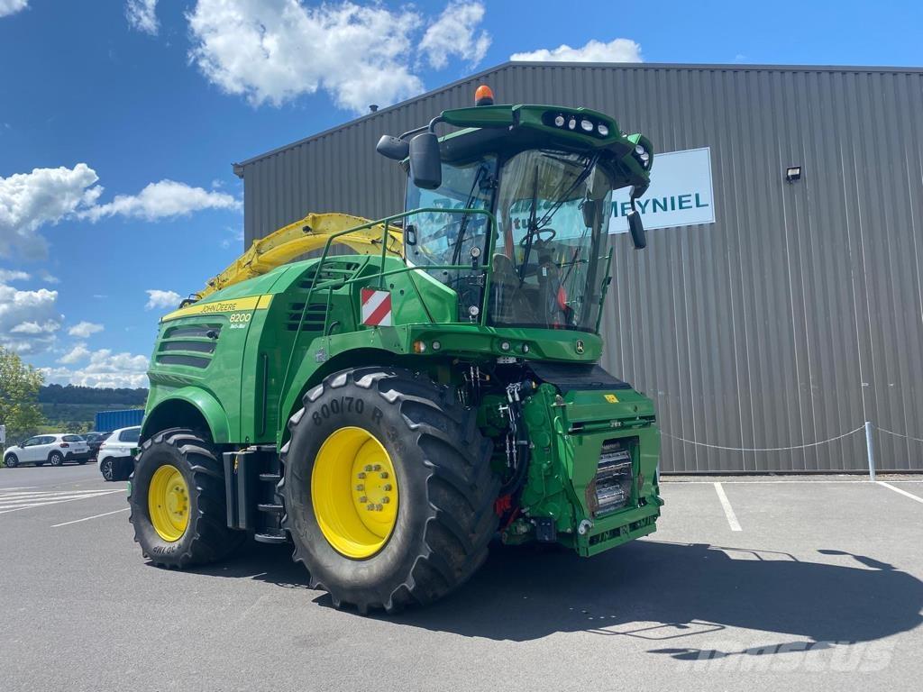 John Deere 8200 Фуражни комбайни