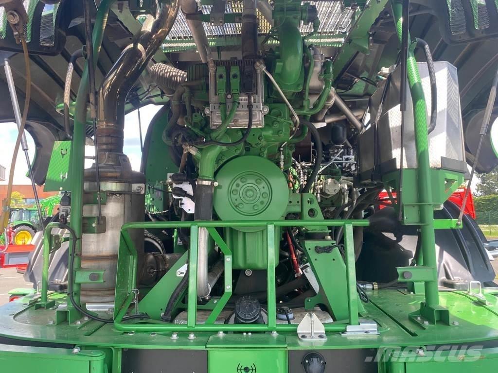 John Deere 8200 Фуражни комбайни