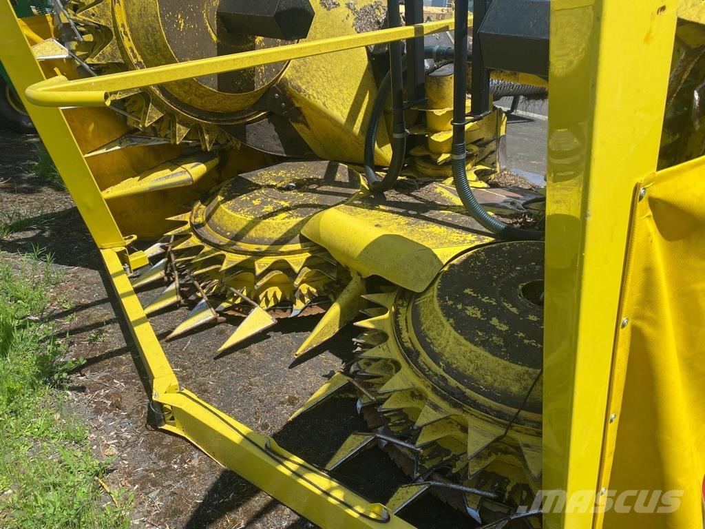 John Deere 8200 Фуражни комбайни