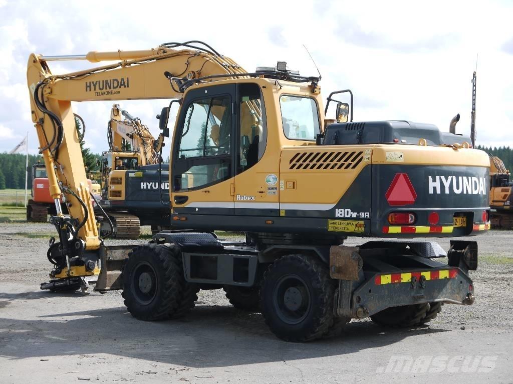 Hyundai R 180 W-9A Колесни екскаватори