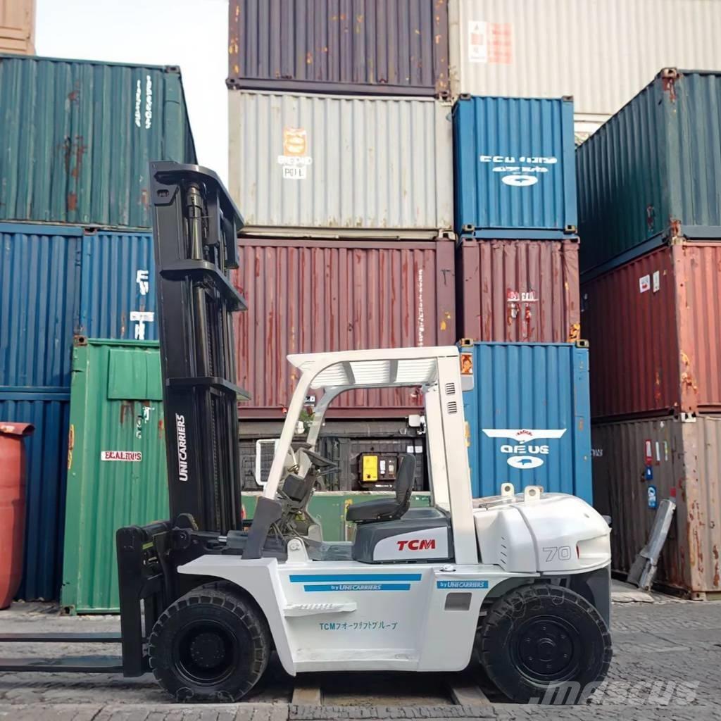 TCM FD 70 Z8 Каросерии