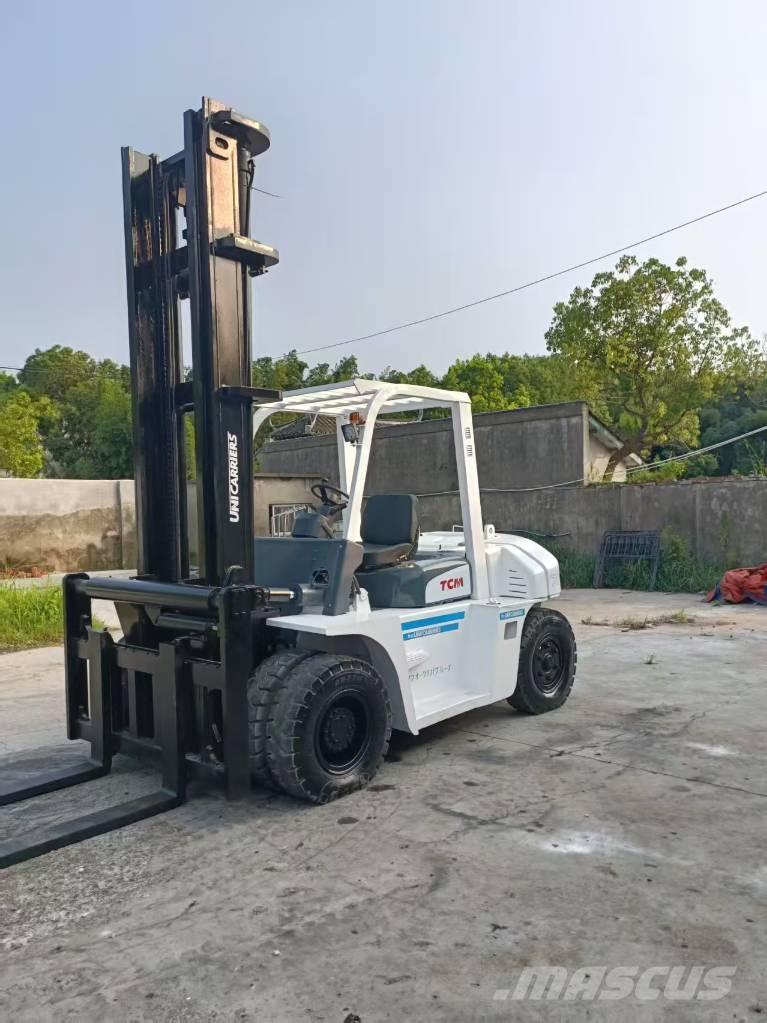 TCM FD 70 Z8 Каросерии