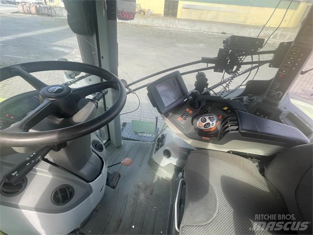 CLAAS AXION 830 Трактори