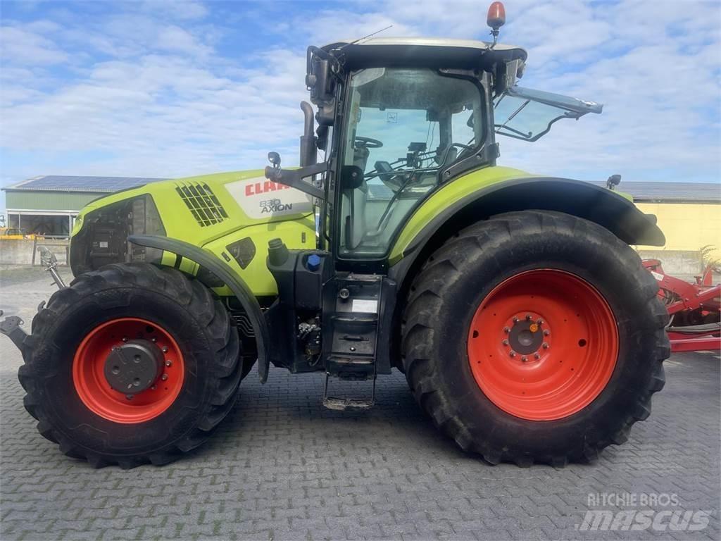 CLAAS AXION 830 Трактори
