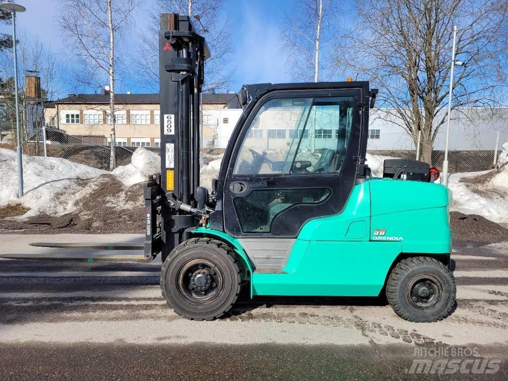 Mitsubishi FD50N Дизелови камиони