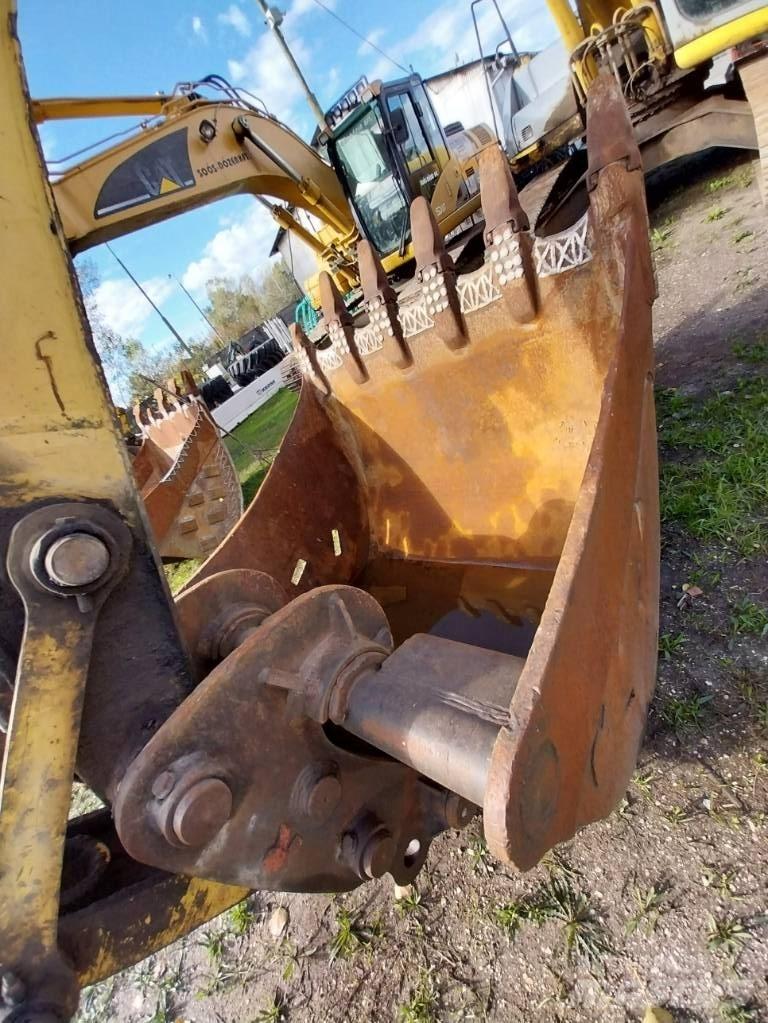 New Holland E 305 Верижен екскаватор