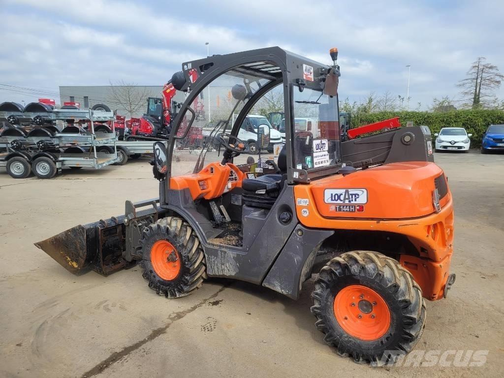 Ausa T 144 H Телескопични товарачи