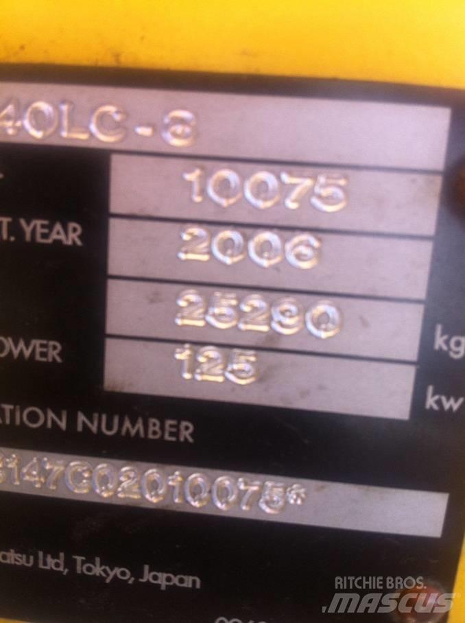 Komatsu PC240-8 Верижен екскаватор