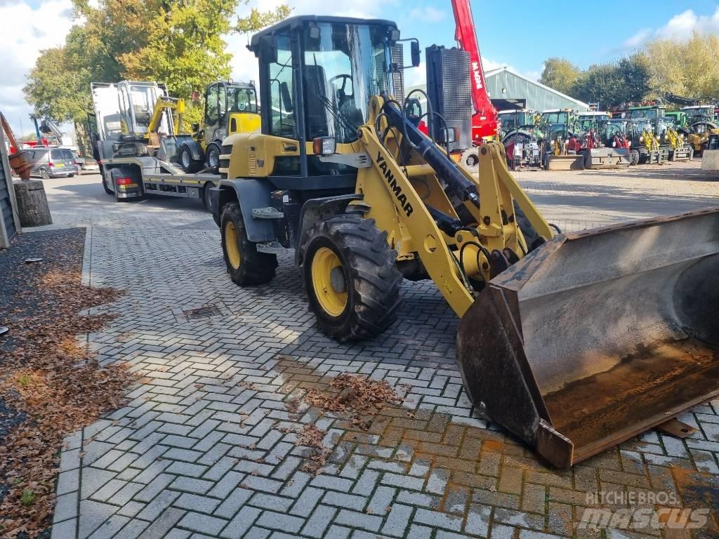 Yanmar V 120 Колесни товарачи