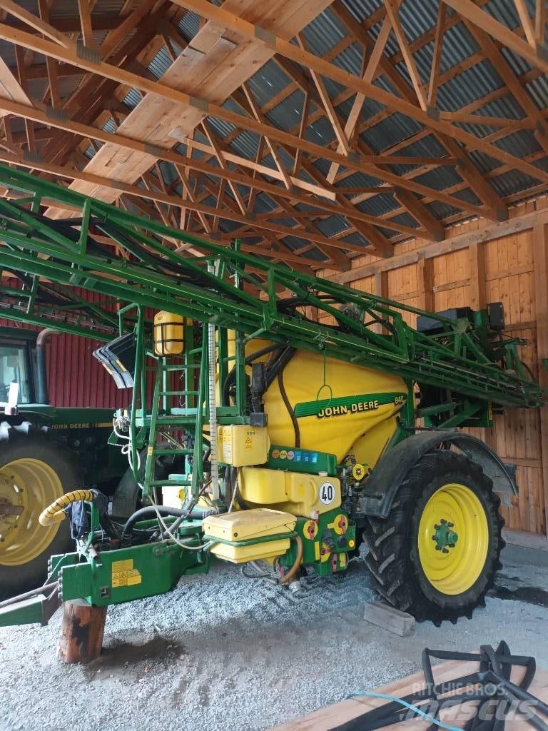 John Deere 840 Прикачни пръскачки
