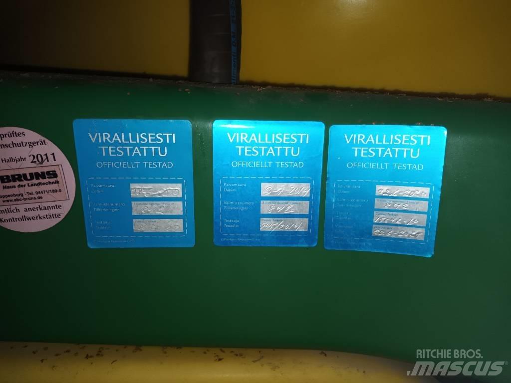 John Deere 840 Прикачни пръскачки
