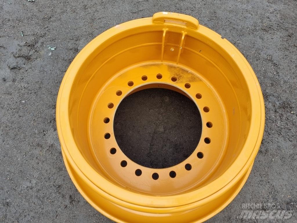 CASE 921 E rims Гуми