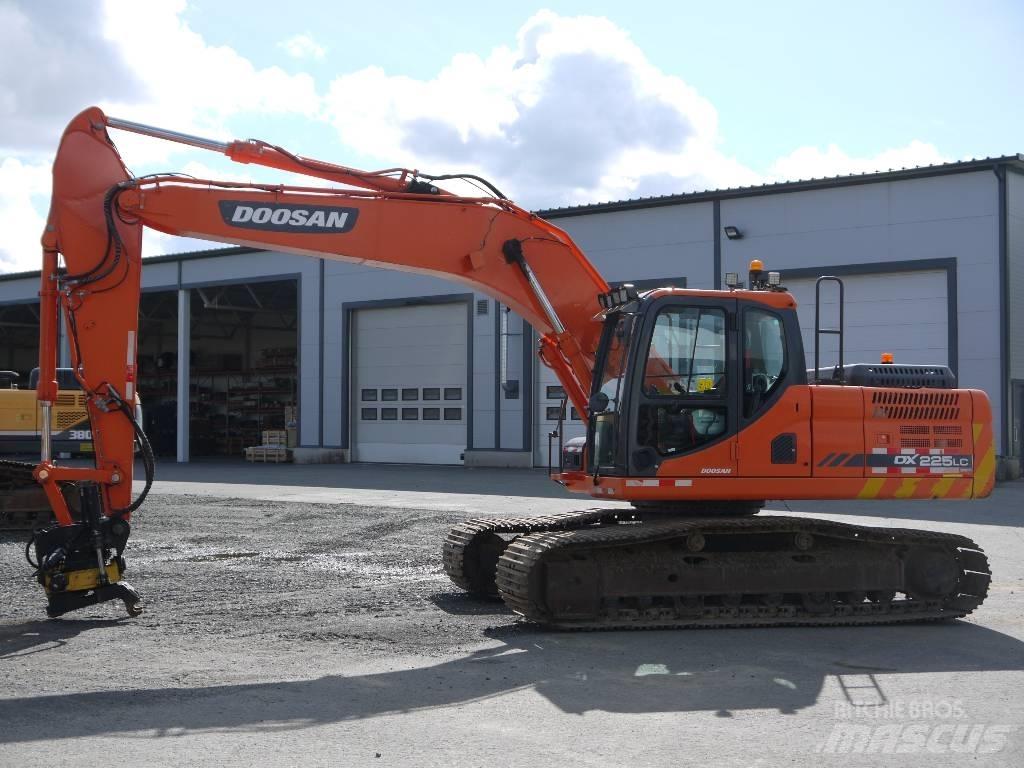 Doosan DX 225 LC-3 Верижен екскаватор