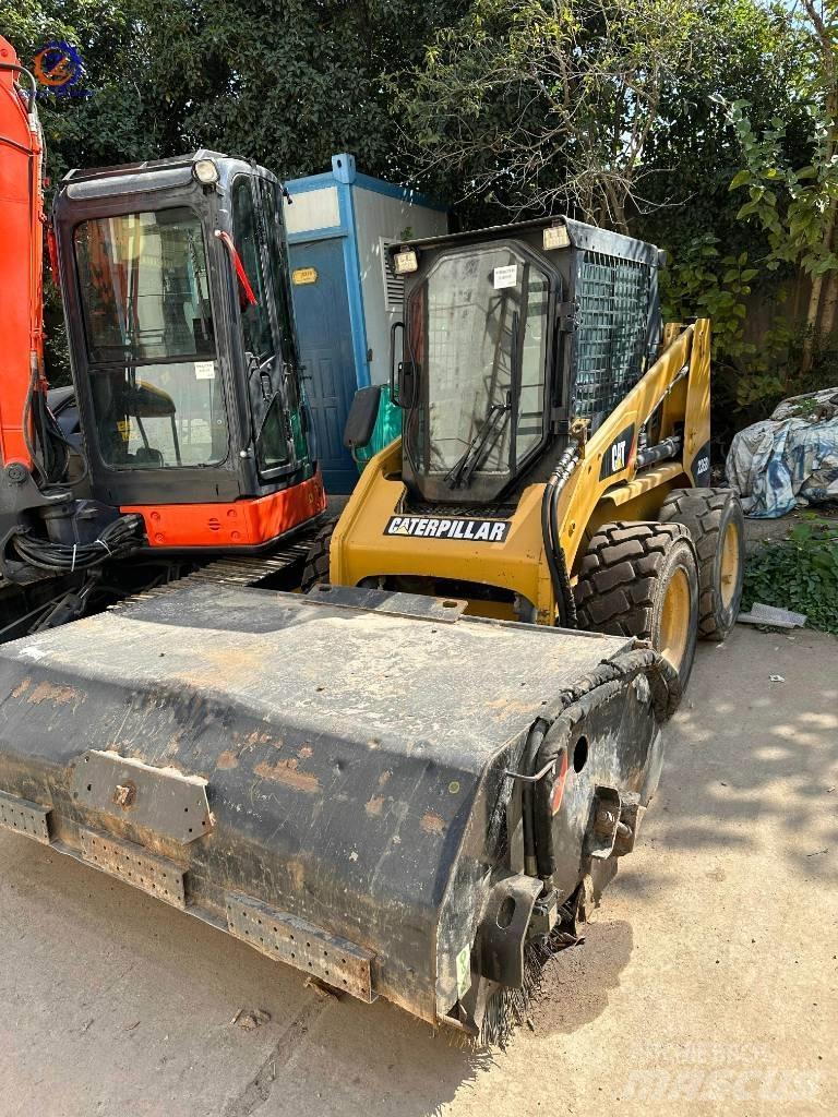 CAT 226 B Мини товарачи
